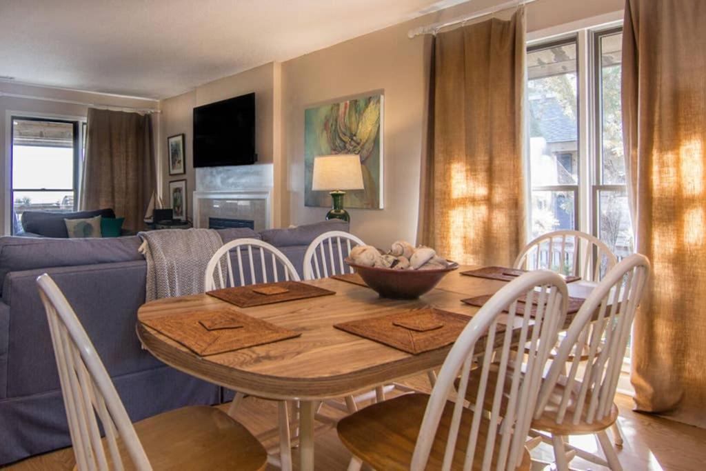 Pelican Point Unobstructed Beach Views Beach Access Out Back Door! Harbor Island Bagian luar foto