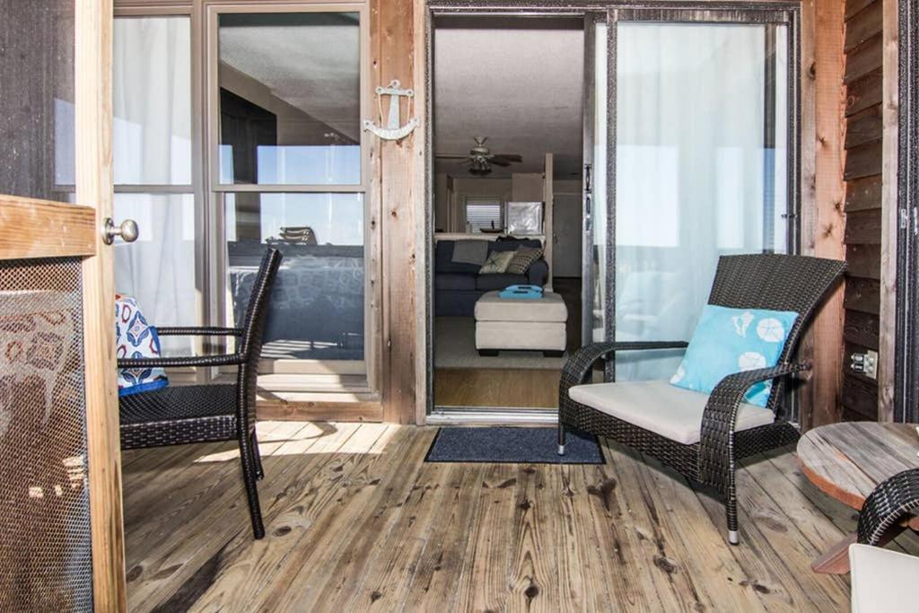 Pelican Point Unobstructed Beach Views Beach Access Out Back Door! Harbor Island Bagian luar foto